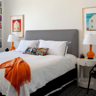 Idées déco pour une grand chambre d'enfant contemporaine avec un mur beige, moquette et un sol noir.