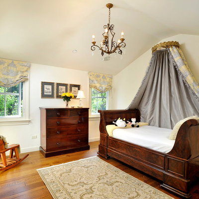 Inspiration for a timeless kids' bedroom remodel in San Francisco