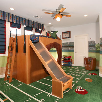 Example of a classic boy kids' room design in Other