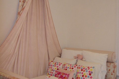 ニューヨークにあるトラディショナルスタイルのおしゃれな子供部屋の写真