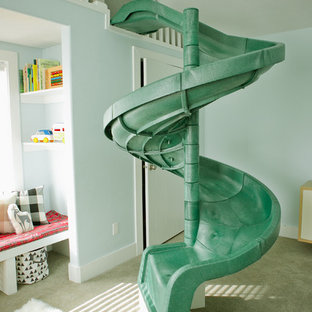 Idee per una grande cameretta per bambini stile rurale con pareti blu