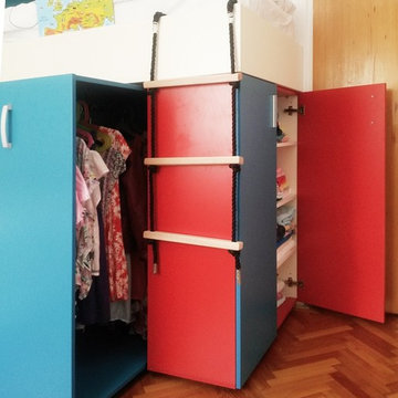 Double Game - multiple sided access to warderobe. retactable worderobe