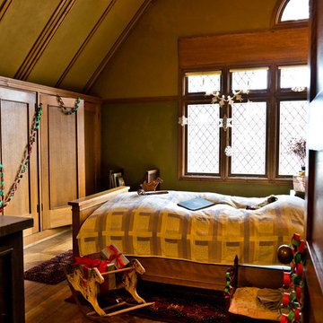 Experience the Holidays at Frank Lloyd Wright's Home and Studio