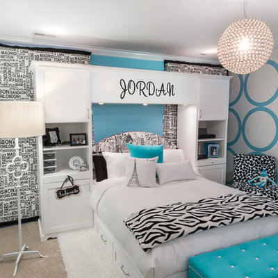 Example of a trendy teen room design in Boston