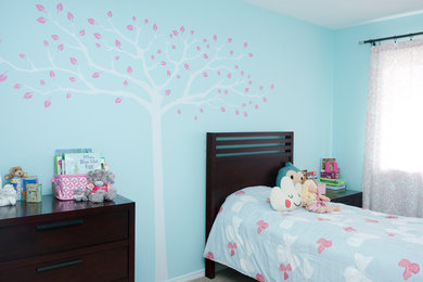 Example of a trendy kids' room design in Seattle