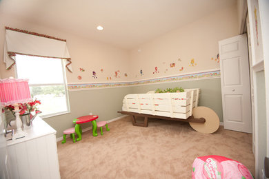 タンパにあるトラディショナルスタイルのおしゃれな子供部屋の写真