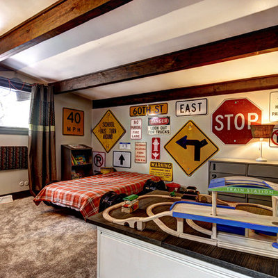 Example of an eclectic kids' bedroom design in Grand Rapids