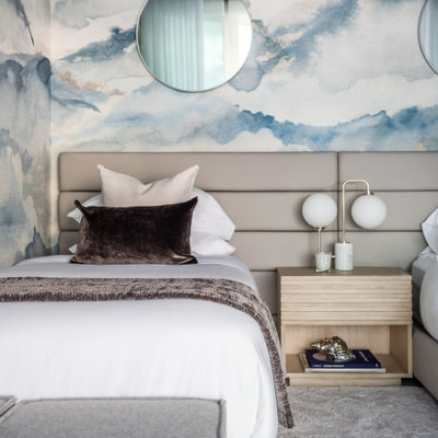 Mid-sized trendy gender-neutral carpeted, gray floor and wallpaper kids' room photo in Miami with multicolored walls