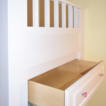 Kid's Room Built in Bunk Beds/ Dresser/ Play Area