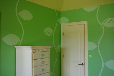 Inspiration for a transitional kids' room remodel in Chicago