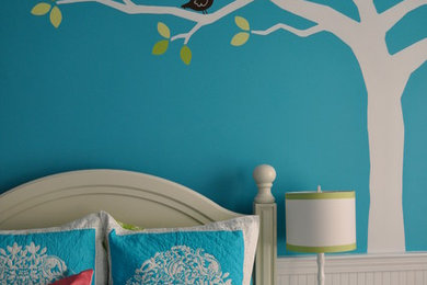 Inspiration for a timeless kids' room remodel in Boston