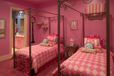 ヒューストンにあるトランジショナルスタイルのおしゃれな子供部屋の写真
