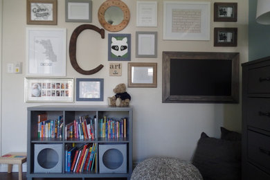 Inspiration for a transitional kids' room remodel in San Diego