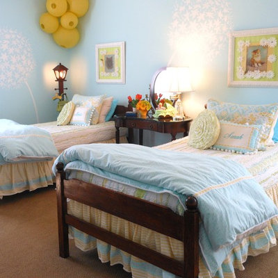 Inspiration for a timeless girl carpeted kids' room remodel in Kansas City with blue walls