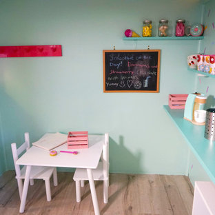 Idee per una cameretta per bambini minimalista di medie dimensioni