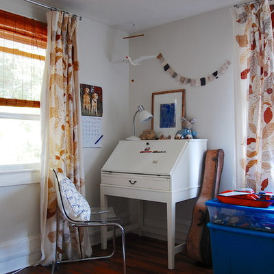 Example of an eclectic kids' study room design in New York