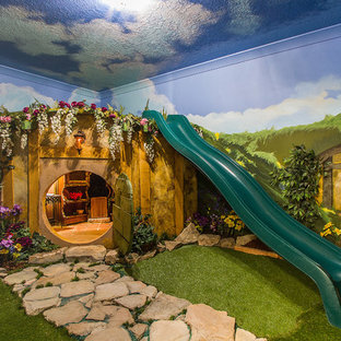 Idee per una piccola cameretta per bambini da 4 a 10 anni chic con pareti multicolore e moquette