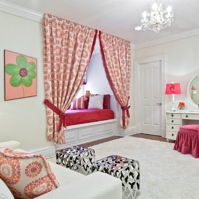 Example of a trendy girl kids' room design in New York