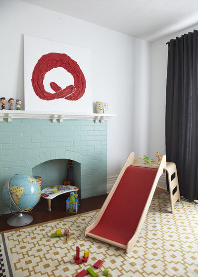 Scandinave Chambre d'Enfant by Jenn Hannotte / Hannotte Interiors