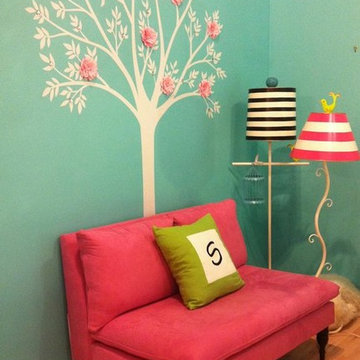 Reading Nook in Girl's Bedroom in Tiffany Blue and Hot Pink