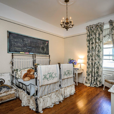 Inspiration for a shabby-chic style kids' bedroom remodel in San Francisco