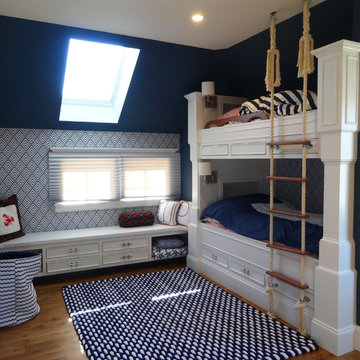 Summer House In Blue Custom Home - Kids Bunkroom