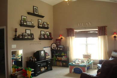 This is an example of a traditional kids' bedroom in Indianapolis.
