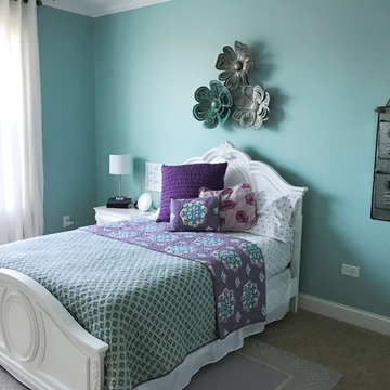 Tween Girl's Aqua Bedroom