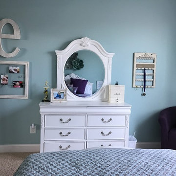 Tween Girl's Aqua Bedroom