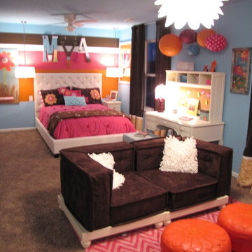 Tween girl's bedroom/lounge.