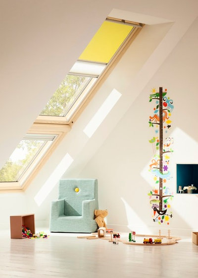 Skandinavisch Kinderzimmer by May Dachfenstertechnik
