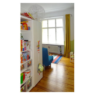 Eintritt in das Kinderzimmer: der Kleiderschrank dient als Raumteiler -  Modern - Kinderzimmer - Berlin - von ANJA RING - Inneneinrichtung &  Raumoptimierung | Houzz