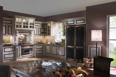 Inspiration for a traditional kitchen in Venice.