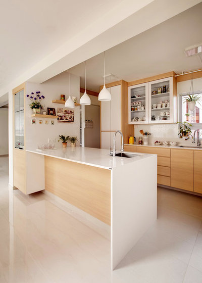 Contemporary Kitchen by 3D Innovations Design Pte. Ltd.