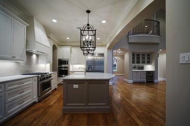 Inspiration for a transitional kitchen remodel in Houston