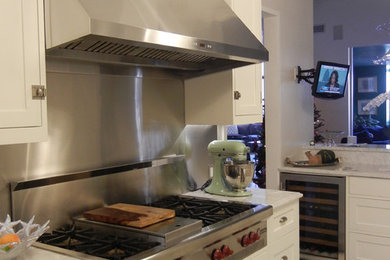 ニューヨークにあるトラディショナルスタイルのおしゃれなキッチンの写真