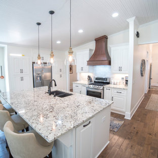 75+ Küchen mit Rückwand aus Steinfliesen und Holzdecke Ideen & Bilder