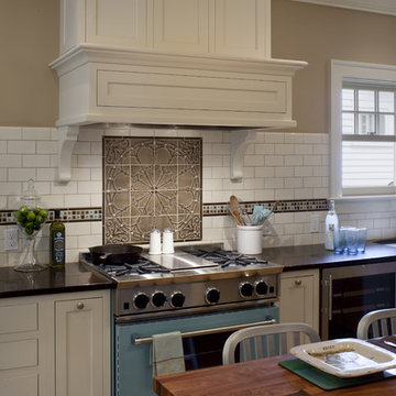 1920 Colonial Kitchen