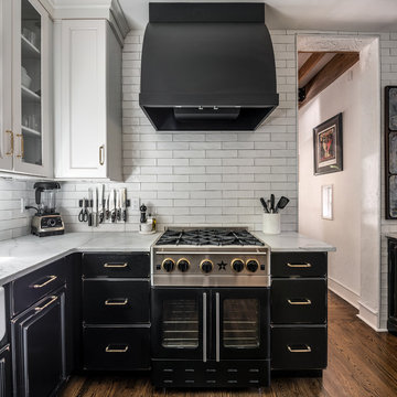 1920s Farmhouse Kitchen