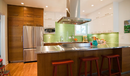 10 Great Backsplashes to Pair With Stainless Steel Counters