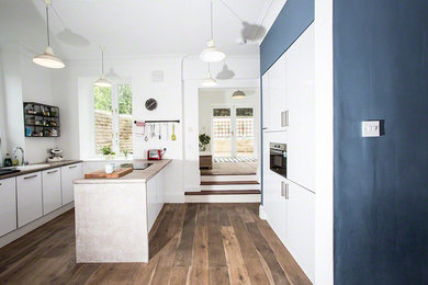 This is an example of a traditional kitchen in Manchester.