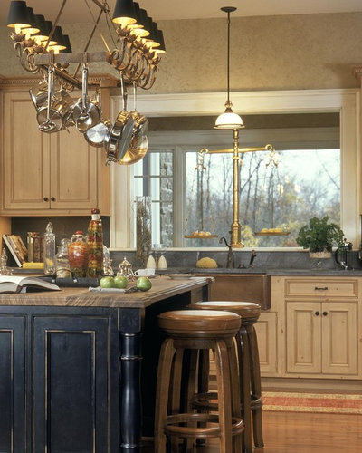 Traditional Kitchen by Witt Construction
