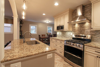 ワシントンD.C.にある低価格のトランジショナルスタイルのおしゃれなキッチンの写真