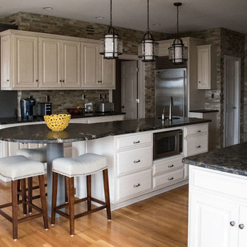 2018 | Lake Forest Freshen Up: Kitchen + Breakfast Area