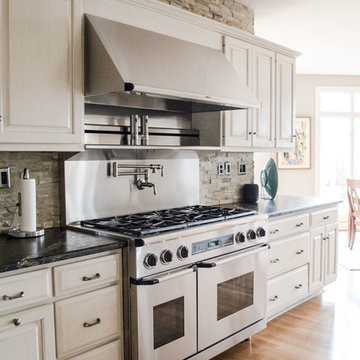 2018 | Lake Forest Freshen Up: Kitchen + Breakfast Area