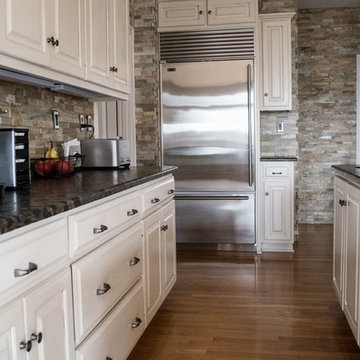 2018 | Lake Forest Freshen Up: Kitchen + Breakfast Area