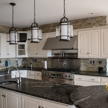 2018 | Lake Forest Freshen Up: Kitchen + Breakfast Area