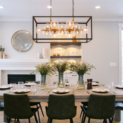 Eat-in kitchen - large transitional single-wall medium tone wood floor and brown floor eat-in kitchen idea in Denver with an undermount sink, shaker cabinets, white cabinets, quartz countertops, multicolored backsplash, marble backsplash, stainless steel appliances, an island and white countertops