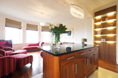 This is an example of a classic kitchen in Glasgow.