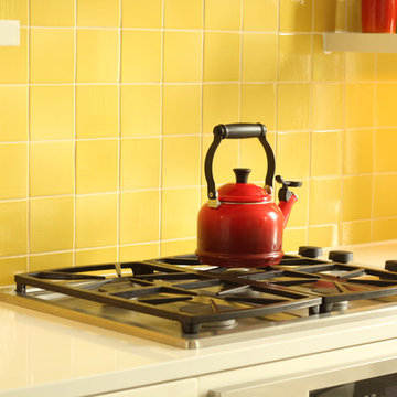 30" Gas Cooktop in Compact Kitchen